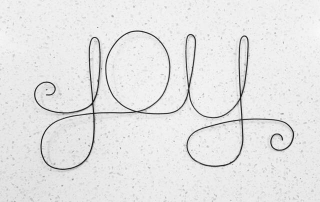 Joy Wire Wording Wall Hanging - image 1