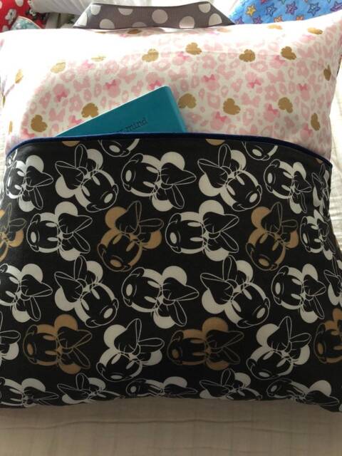 Minnie Mouse Black & Gold Reading Pillow - image 1