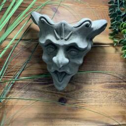 stone Garden Gargoyle Gremlin Joker Wall Plaque Hanger Planter Ornament - thumbnail 2