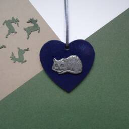 Cheshire Cat Wooden Heart Decoration - Alice in Wonderland Christmas Ornament Tree Gift - thumbnail 3