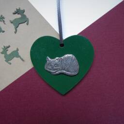 Cheshire Cat Wooden Heart Decoration - Alice in Wonderland Christmas Ornament Tree Gift - thumbnail 2