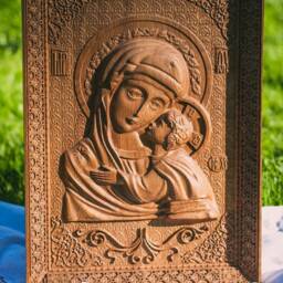 Virgin Mary Wooden Carved Icon Personalized Christian Wall Art, Tax Free - thumbnail 4
