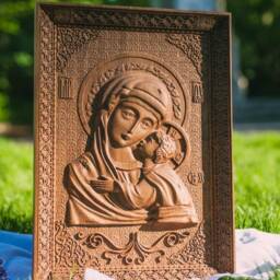 Virgin Mary Wooden Carved Icon Personalized Christian Wall Art, Tax Free - thumbnail 2