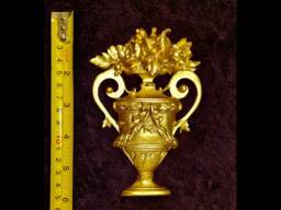 Ornate Applique Gilt Or White French Style Decorative Wall Urn Furniture Onlay Moulding Pediment Plastic Decoration - thumbnail 1
