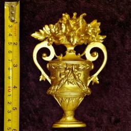 Ornate Applique Gilt Or White French Style Decorative Wall Urn Furniture Onlay Moulding Pediment Plastic Decoration - thumbnail 2