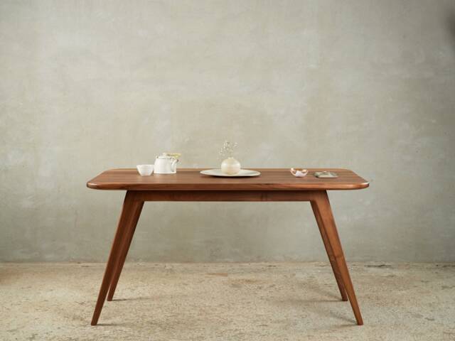 Luxurious Solid Walnut Dining Table - Japanese-Inspired Elegance & Stability For Modern - image 1