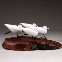 Sandpiper Flock By John Perry 7In Long 5 Birds Sculpture On Burl Wood - thumbnail 2
