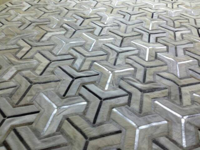 Raw Leather Argentina - Free Shipping Model Mirage, Mix Of Whites, Medium Grey, Light Grey & Accents Silver Metallic. 6' X 8' - image 1