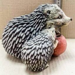 Garden Hedgehog Forest Animal Statue Flowerbed Keepsake Figurine Wildlife Outdoor Back Yard Lawn Decoration Sculpture Family Patio Gift - thumbnail 3