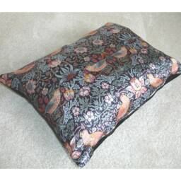 "William Morris Cushion Cover Satin Strawberry Thief Zip Oblong Bolster 20""x12"" 16""x12" - thumbnail 2