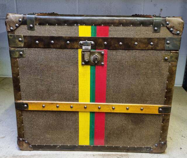 Vintage English 57cm Trunk, Seagrass With Brass Mounts & Wood Slats - image 1