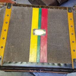 Vintage English 57cm Trunk, Seagrass With Brass Mounts & Wood Slats - thumbnail 2