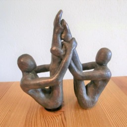 Pied A Massive Bronze Sculpture/ Two Acrobatic Sitting Figures, Holding Each Other's Legs/ Smooth Prepared/ Brown Patinated/ 6 - thumbnail 3