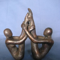 Pied A Massive Bronze Sculpture/ Two Acrobatic Sitting Figures, Holding Each Other's Legs/ Smooth Prepared/ Brown Patinated/ 6 - thumbnail 4