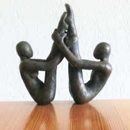 Pied A Massive Bronze Sculpture/ Two Acrobatic Sitting Figures, Holding Each Other's Legs/ Smooth Prepared/ Brown Patinated/ 6 - thumbnail 2