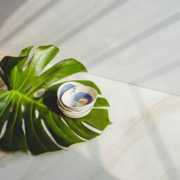 Blue & White Ceramic Ring Dish, Gold Accent Jewelry Bowl - thumbnail 4