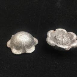 Pack Of 3 - Small Cast Iron Flowers, Heavy, Stackable, Steel Rosettes, Heavy Metal Iron Petal Paper Weight - thumbnail 2