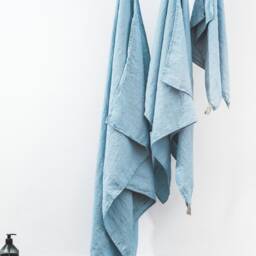 Linen Travel Towels in Light Blue - Small Waffle Weave, Compact, Quick-Dry & Elegant - thumbnail 3