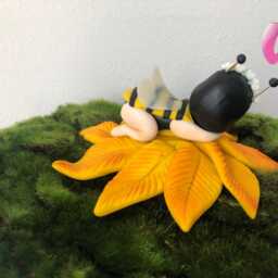 Handmade Cold Porcelain Ladybug Figurine, 5-Inch Wide - thumbnail 3