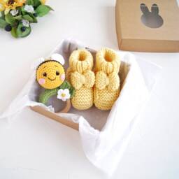 Bee Baby Girl Gift Set For Pregnant Sister, Bumble Bee Shower Box With Toy & Hand Knit Booties - thumbnail 2