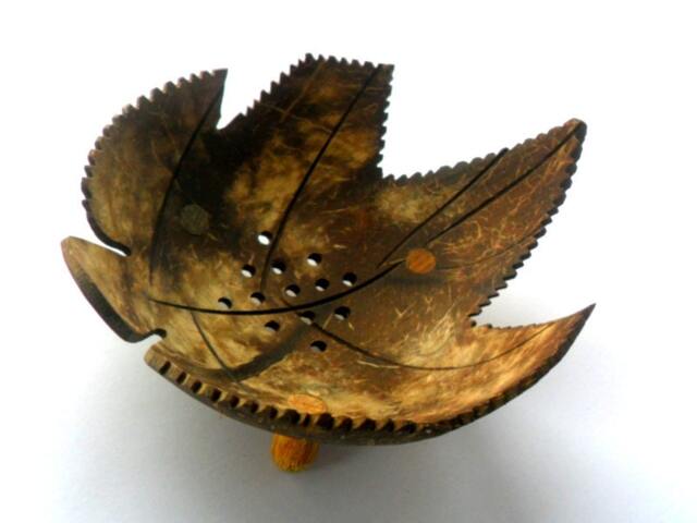 "Natural Coconut Shell Soap Dish Marijuana Leaf Shape Hand Carved Handmade Wooden Carving Home Art Decor/Zen Gift 5""x4.5""x2.75" - image 1
