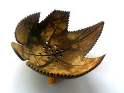 "Natural Coconut Shell Soap Dish Marijuana Leaf Shape Hand Carved Handmade Wooden Carving Home Art Decor/Zen Gift 5""x4.5""x2.75"