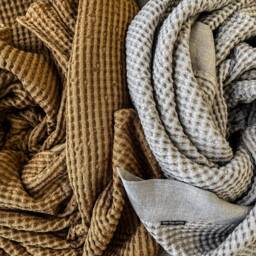 Set Of 2 Soft Linen Waffle Blankets Oeko-Tex Certified - thumbnail 3