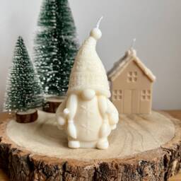 Skiing Gonk Couple Candle Set - Mr & Mrs Decorative Set, Soy Wax Christmas Decor, Lover Gift - thumbnail 3