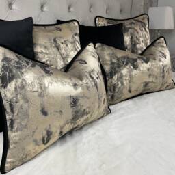 Luxury Back Gold Cushion Cover, Black Pillow Piped Metallic Throw Designer Nero