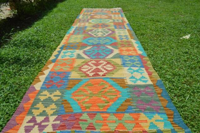 9.6 X 2.4 Ft Stunning Ten Medallion Caucasus Pattern Natural Dye Runnerfree Shipping - image 1