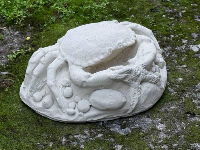 Crab Concrete Statue With Starfish Detail Coastal Garden & Home Decor Outdoor Crab Unique Seaside Yard Art Water Figurine - image 1