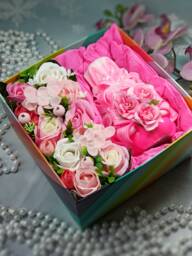 Medium Gift Box With Soap Roses & A Carved Candle Gift For Her Mother's Day Wedding Birthday Valentine's Luxury Handmade Soap Bouquet - thumbnail 1