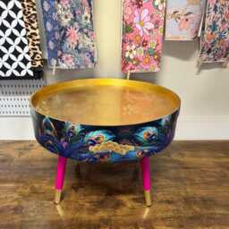 Round Coffee Table , Peacock Design, Blue, Teal & Turquoise Feathers. Bright Pink Gold, Lift Off Top For Storage. End Lounge - thumbnail 4