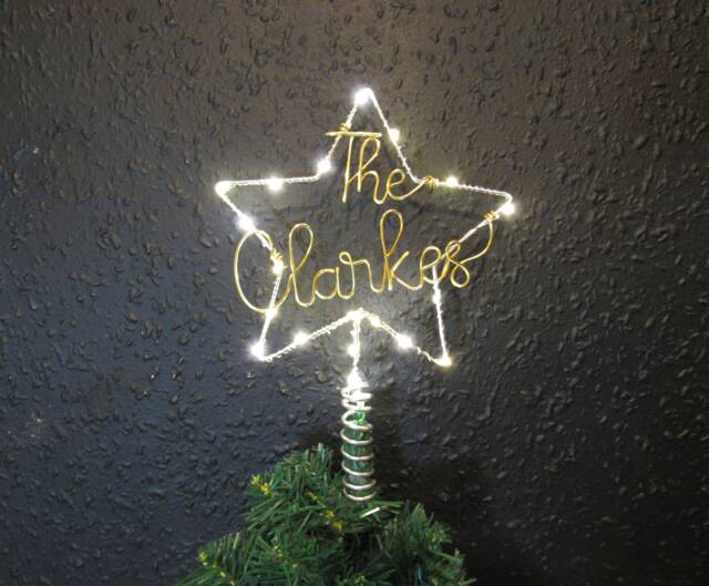 Lighted Wire Star Tree Topper For Christmas Personalised Family Name Star Wire Decorations - image 1