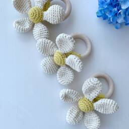 Crochet Flower Baby Rattle With Wooden Grip Ring Newborn Toy - thumbnail 2