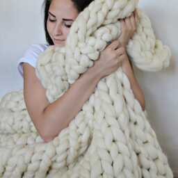 Christmas Chunky Knit Blanket Arm Chunky - Giant Cozy Throw Gift - thumbnail 3