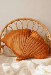 "Linen Ginkgo Leaf Pillow ""Caramel" - thumbnail 1