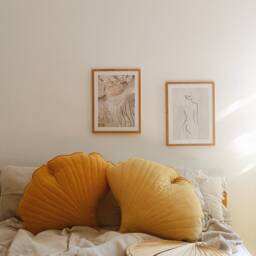 "Linen Ginkgo Leaf Pillow ""Caramel" - thumbnail 4
