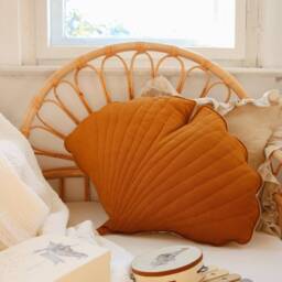 "Linen Ginkgo Leaf Pillow ""Caramel" - thumbnail 2