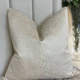 Handmade Cream Marbled Cushion Cover Gold Glimmer, Luxury Fabric - thumbnail 3