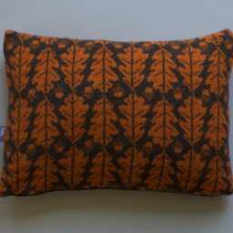 Oak Leaf Cushion in Knitted Lambswool - thumbnail 3