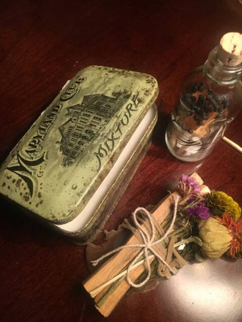 Maryland Club Mixture Vintage Tobacco Tin Egyptian Musk & Vanilla Soy Candle - image 1