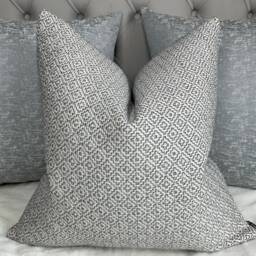 Sanderson Linden Cushion Cover, Decorative Pillow 20 - thumbnail 1