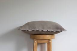 Natural Linen Pillow Cover - White Scalloped Edge, Home Decor - thumbnail 1