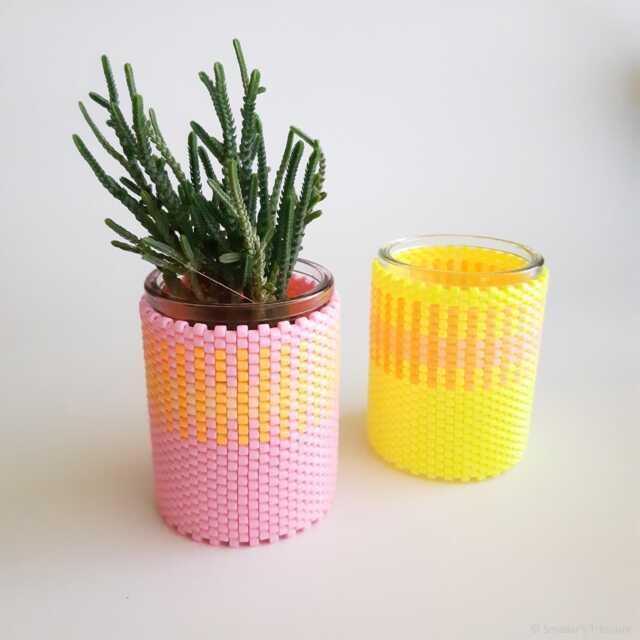 Beadwoven Plant Pot Holder Set Bright Colorful Desk Organizer - image 1