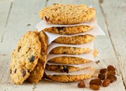 Oatmeal Cookie Strong Scented Votive Candle - thumbnail 1