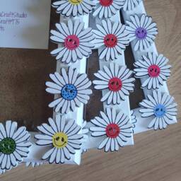 Colourful Centred Daisy Wooden Button Photo Frame 4 X 6 Inches - thumbnail 1