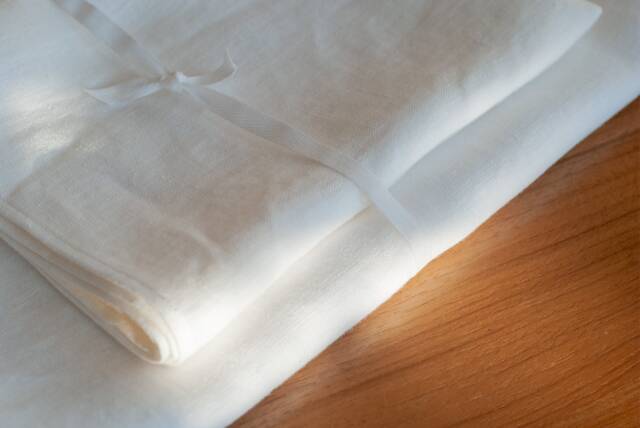 Set Of 2 White Linen Bath Towels, Hand & Body, Absorbent Flax - image 1