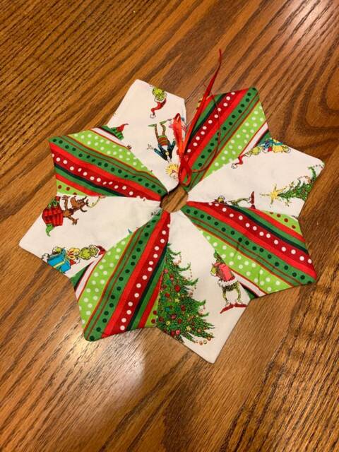 Christmas Tree Skirt, Table Top, Tiny, Grinch, Whoville, Small, Quilted - image 1