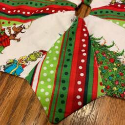 Christmas Tree Skirt, Table Top, Tiny, Grinch, Whoville, Small, Quilted - thumbnail 2